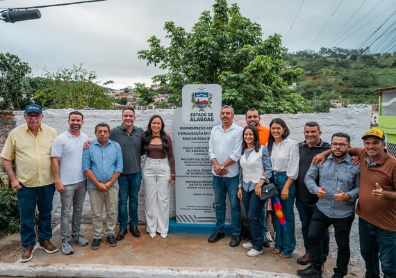 Governo de Alagoas entrega pavimentação urbana de 25 ruas em Água Branca
