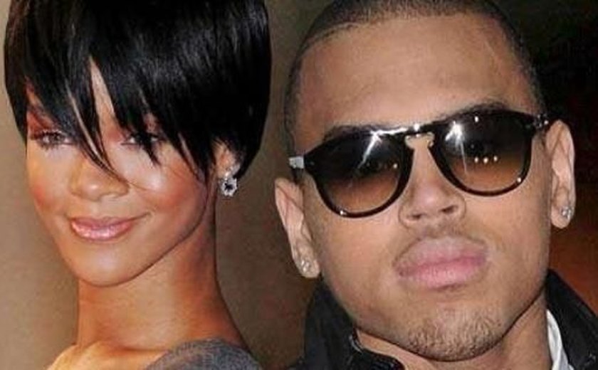 Brown manda presentes e flores para Rihanna após fim de relacionamento com Drake