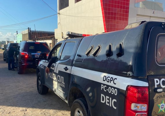 Polícia Civil prende homem foragido acusado de matar cunhado em Limoeiro de Anadia