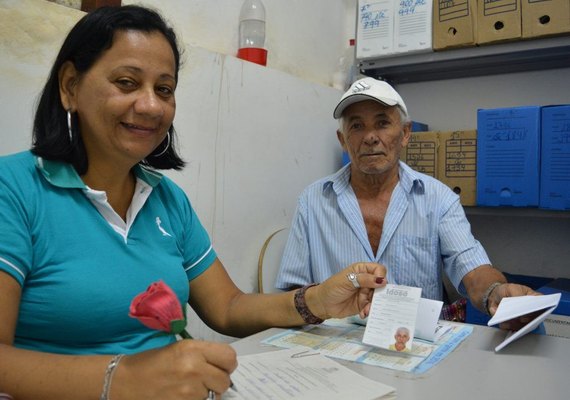 Carteira do Idoso garante gratuidade no transporte rodoviário em Maceió