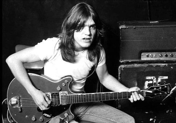 Malcolm Young, guitarrista do AC/DC, morre aos 64 anos