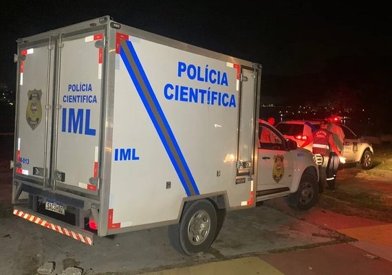 Corpo de homem sem identificação é encontrado em terreno baldio