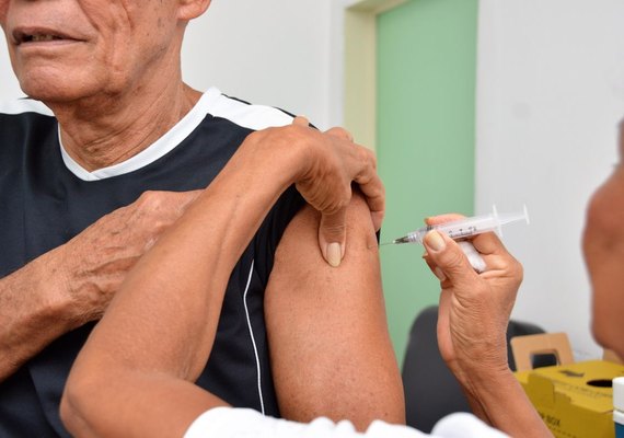 Vacinação contra a gripe já imunizou 50,38% do público-alvo em Alagoas