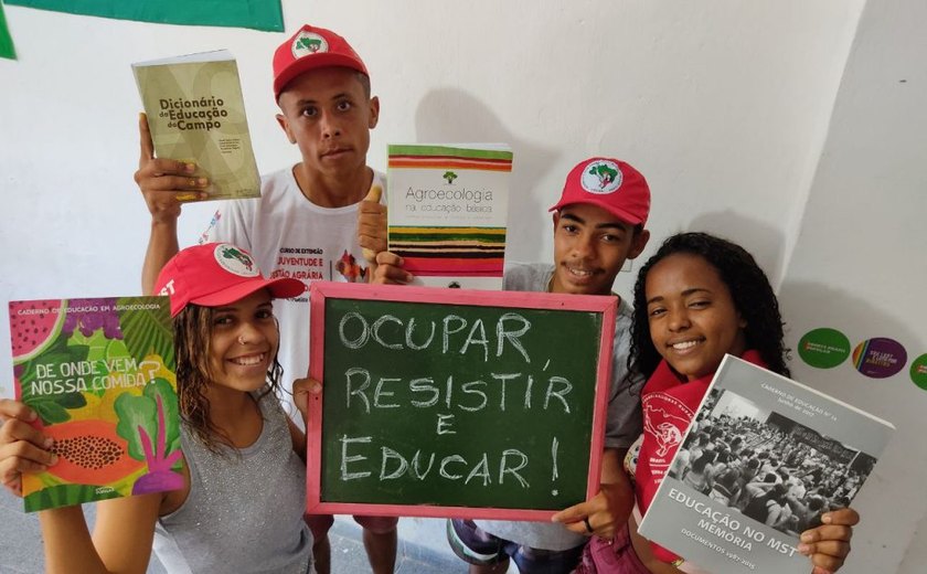 MST e Mãos Solidárias lançam campanha para construção de rede de bibliotecas populares em Alagoas