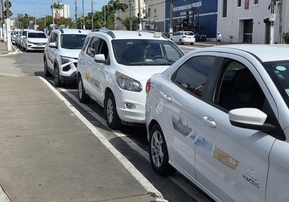 DMTT divulga lista de habilitados para táxi em Maceió
