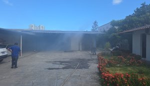 Incêndio em loja de materiais hospitalares mobiliza bombeiros em Maceió