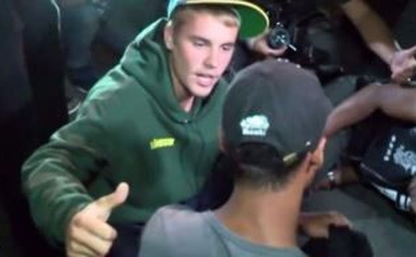 Justin Bieber atinge fotógrafo com seu carro em Beverlly Hills