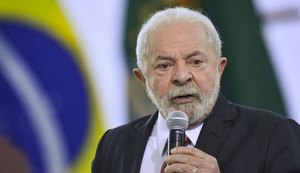 Lula faz exames em hospital de Brasília neste sábado