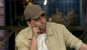 Lucas Selfie é o nono eliminado em 'A Fazenda 12' e quebra o protocolo!