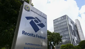 Receita paga nesta segunda último lote de restituição do IR 2026