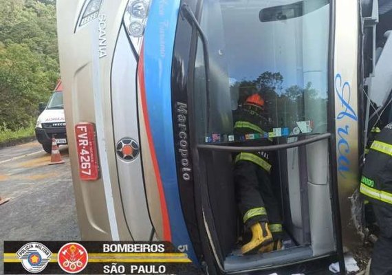 Acidente com ônibus deixa cinco mortos em rodovia de SP