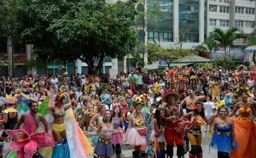 Carnaval deve movimentar R$ 6 bilhões e gerar 20 mil empregos, estima CNC