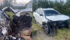 Cinco jovens morrem após dois carros baterem de frente no interior da Bahia