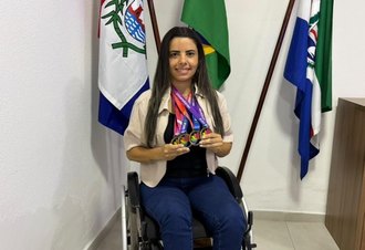 Estagiária da Secretaria de Segurança Cidadã conquista quatro medalhas de ouro na natação
