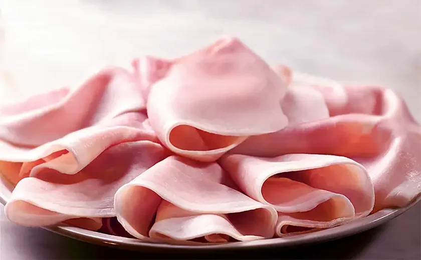 Fatores sociais empurram famílias para ultraprocessados, diz pesquisa