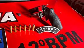 Vídeo: Polícia Militar acha arma escondida embaixo de banco de moto e prende suspeito