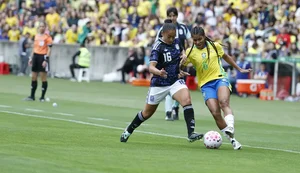 Após cortes, seleção feminina chega a Recife para encarar Argentina
