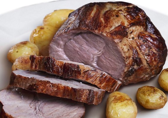 Pernil, lombo e tender ganham concorrente na ceia de Natal