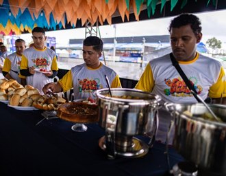 Garis que trabalharam no São João Massayó participaram de café da manhã especial