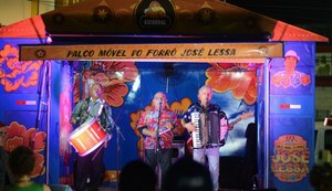 Cultura e alegria marcam noite de famílias com o projeto Palco Móvel no José Tenório