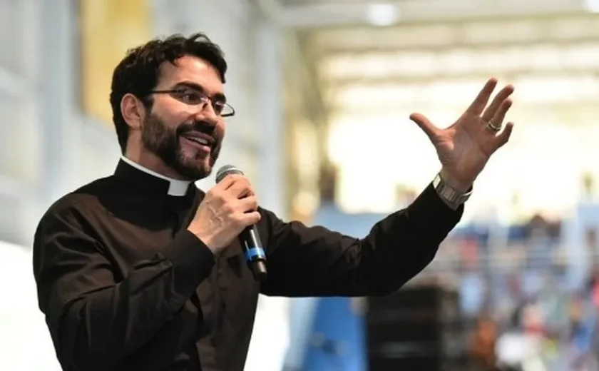 Padre Fábio de Melo anuncia pausa na carreira após problema de saúde; assista o vídeo