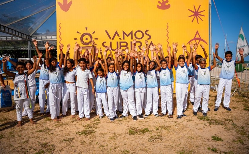 Projeto Arte Capoeira reúne 400 crianças da rede municipal em festival na Pajuçara
