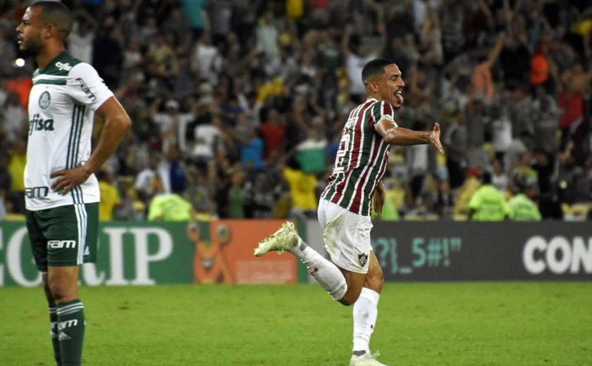 Scarpa decepciona e Palmeiras perde para Fluminense no Rio