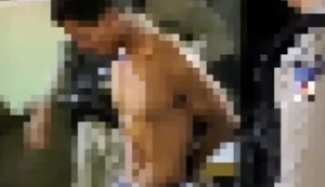 Homem é preso por tentativa de feminicídio após golpear a companheira com um facão