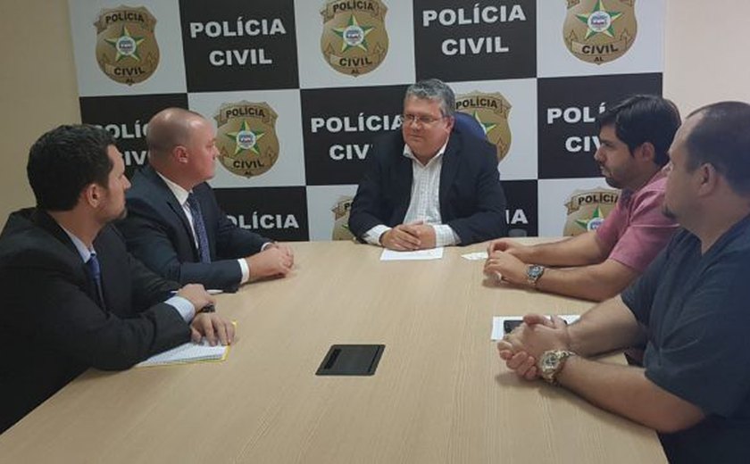 Delegado-geral recebe visita do consulado americano do Recife