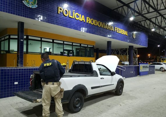 PRF/AL prende homem por receptação e recupera dois veículos roubados