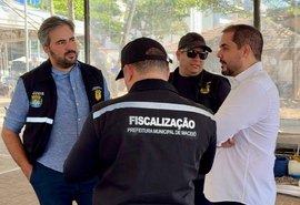 Prefeitura de Maceió conduz ação integrada para fiscalizar motos aquáticas na orla