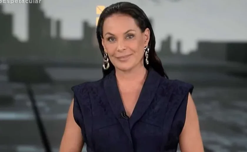 Carolina Ferraz é demitida da Record após seis anos no Domingo Espetacular