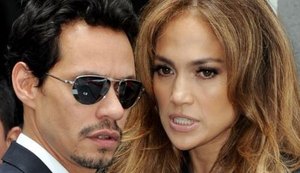 Depois de beijo em show, Jennifer Lopez reata com ex-marido e marca data de casamento