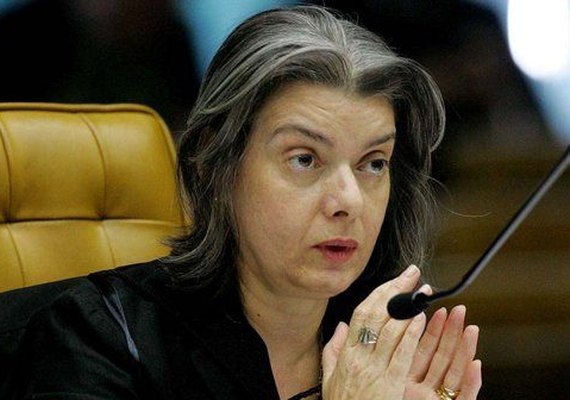 Cármen Lúcia, presidente do STF, diz esperar que 2016 'acabe em paz'