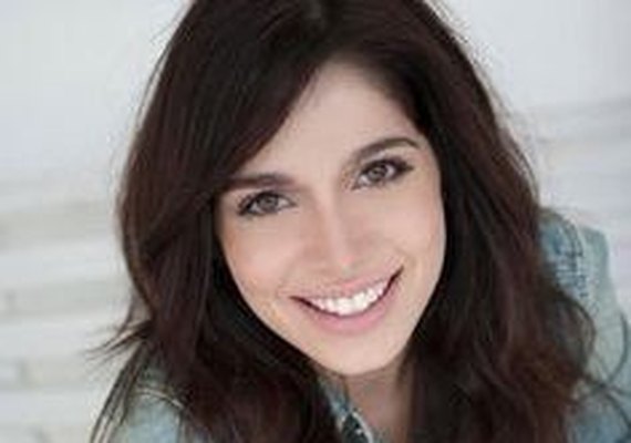 Para viver deficiente em novela, atriz Sabrina Petraglia precisa fazer fisioterapia