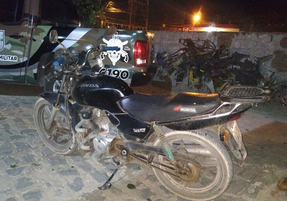 Em ações distintas, Bope apreende arma de fogo e recupera veículo roubado