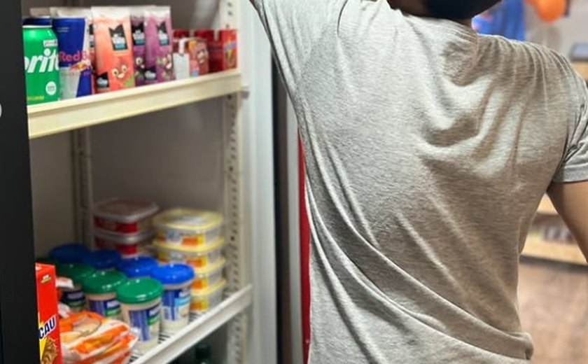 Moradores recorrem a minimercados em condomínios para evitar saídas noturnas