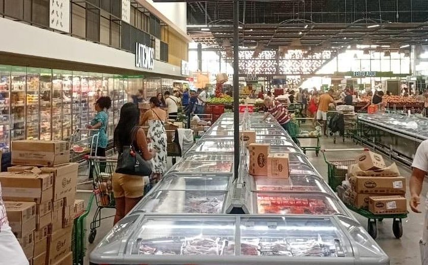 Churrasco, café da manhã e almoço em família movimentam supermercados no Dia dos Pais
