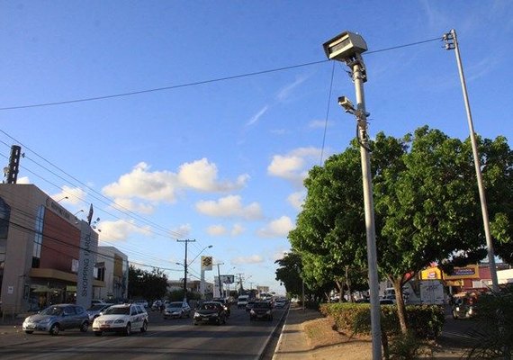 Prefeito promete usar radares móveis em Maceió