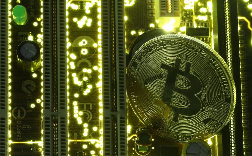 EUA: Mulher é acusada de usar bitcoin em lavagem de dinheiro para apoiar o EI