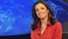 Patricia Poeta vira garota-propaganda de sandálias