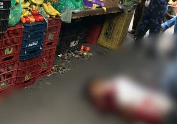 Idoso esfaqueia e mata jovem em feira de Igaci