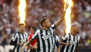 Botafogo  goleia o Coritiba e conquista título simbólico do primeiro turno