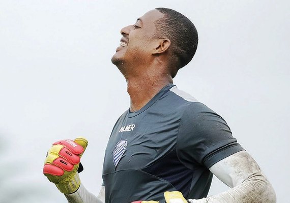 Canindé fecha treinos e exalta questão emocional para virar placar contra o CRB