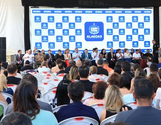 Vídeo: Governo de AL inaugura Cadeia Pública em Maceió e entrega equipamentos para o sistema prisional