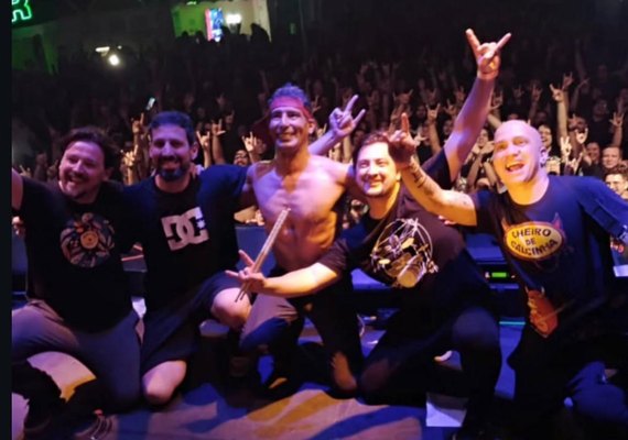 Banda Cheiro de Calcinha inicia trabalho na Livestage