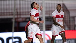 CRB abre 3x0 sobre Atlético-GO no 1º tempo, mas vê adversário empatar na etapa final