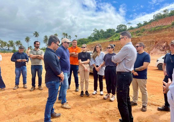 Seinfra acompanha fase final de obras de saneamento no Litoral Norte