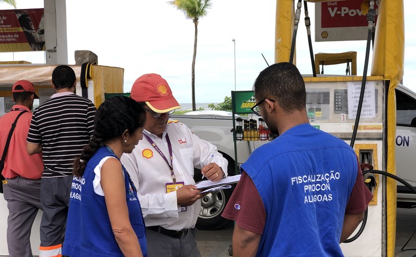 Postos de combustíveis em Maceió são autuados pelo Procon Alagoas por preços acima da média