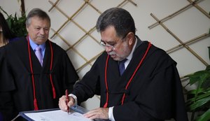 Lean Araújo é reconduzido à chefia do MP de Alagoas